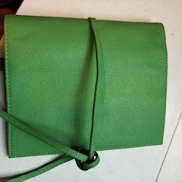 Green leather Travel Jewlery organizer, Velvet lining, Tie closure - Picture 5 of 6